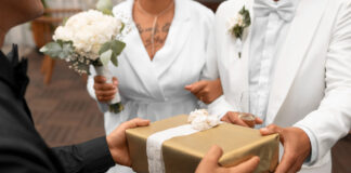 Jak wybrać prezent ślubny dla rodziców